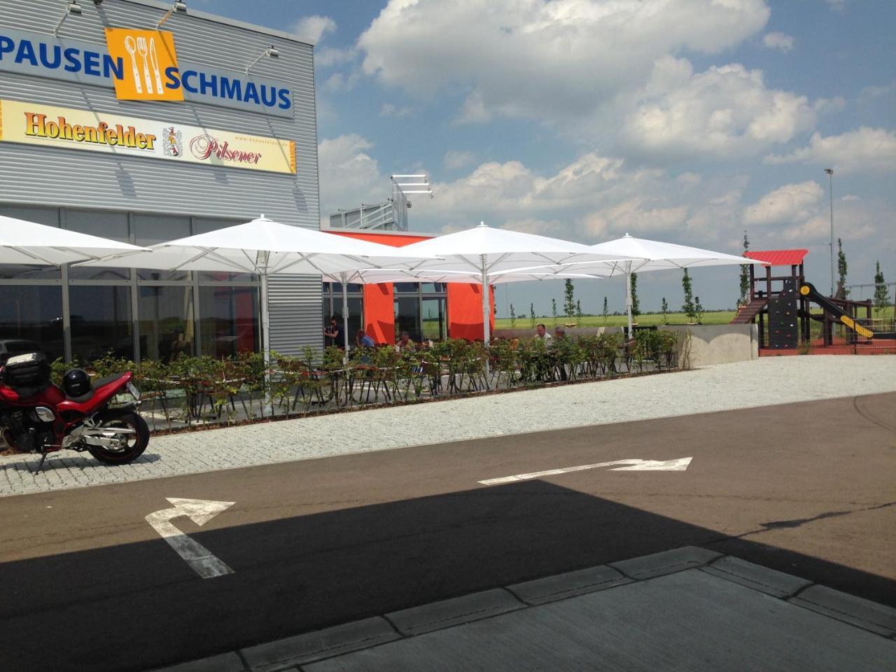 Отель Autohof Bitterfeld Экстерьер фото